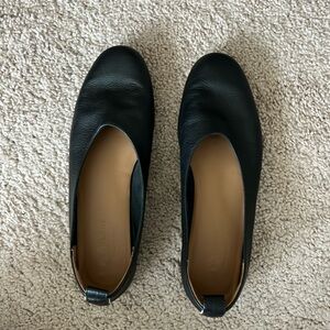 Everlane Day Glove Black Leather Ballet Flats 8.5 Minimalist Wardrobe Staple